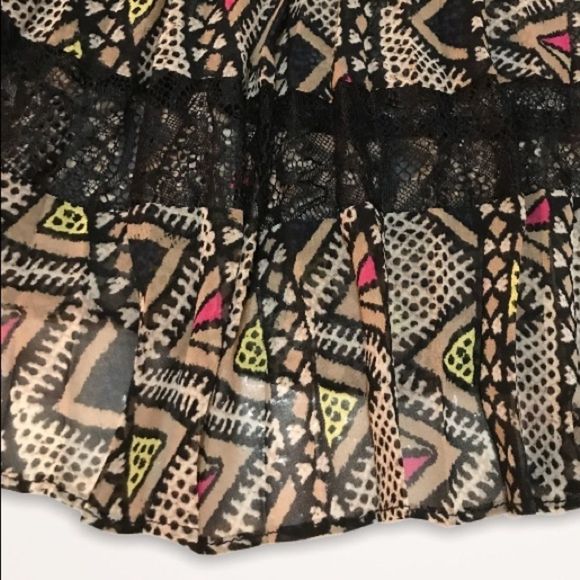 BCBGENERATION Aztec Print Boxy Fit Lace Tank - Picture 4 of 7